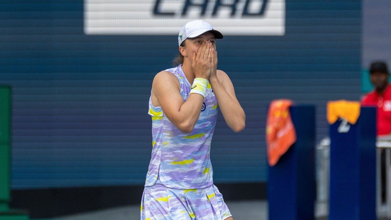 „Nu încercați asta acasă!" Iga Swiatek, execuție din altă lume în finala cu Naomi Osaka de la Miami | VIDEO