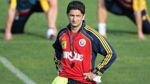 Lucescu jr:** "Nu acceptăm realitatea: nu mai avem fotbalul din trecut! Plec dacă nu calific naționala la Euro 2012"