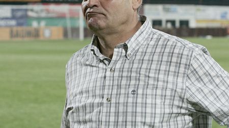 "Arbitrul de aseară s-a pripit! **A oprit prea repede meciul!"