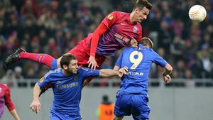 Asta nu s-a văzut la TV! La turul cu Chelsea, Szukala a apelat la toate metodele pentru a-l anihila pe Torres.** :) Cei doi au avut un dialog amuzant: "Așa i-am zis"