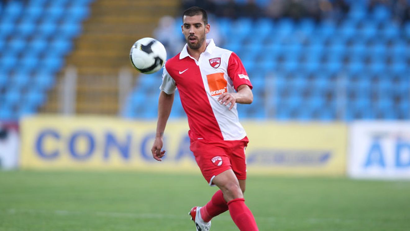 „Vă spargem genunchii!"