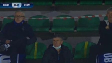 Mircea Lucescu, suporter de lux la meciul echipei lui Adrian Mutu. Antrenorul român a făcut poze cu suporterii din Kiev