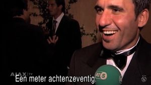 VIDEO GENIAL | Hagi, savuros! Reporter: "Cât de mare e Chivu?" Răspunsul "Regelui" l-a lăsat fără cuvinte. Replică memorabilă