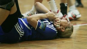 S-a întâmplat în Liga Națională de handbal: Un primar a intrat în vestiar peste arbitri și i-a „terorizat"! Acuzații dure la adresa sistemului de arbitraj