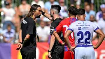 Dan Alexa consideră ”o exagerare” sancțiunea primită de Artean! Antrenorul Științei Poli dezvăluie o discuție a arbitrului Buzărnescu cu mijlocașul și îi bate obrazul ”centralului”