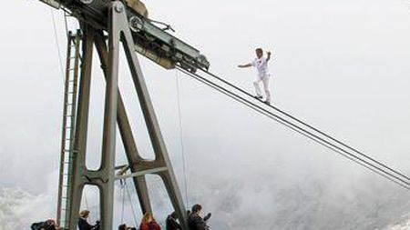 FOTO Toți au ÎNGHEȚAT când au văzut ce face!** Și-a riscat viața și reacția de la final e de milioane: "Nu mai fac asta..."