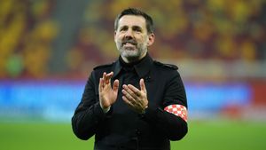 Kopic pleacă de la Dinamo pentru milioanele arabilor chiar dacă ia titlul. Nicolescu e sincer: "E greu să mai discuți rațional"