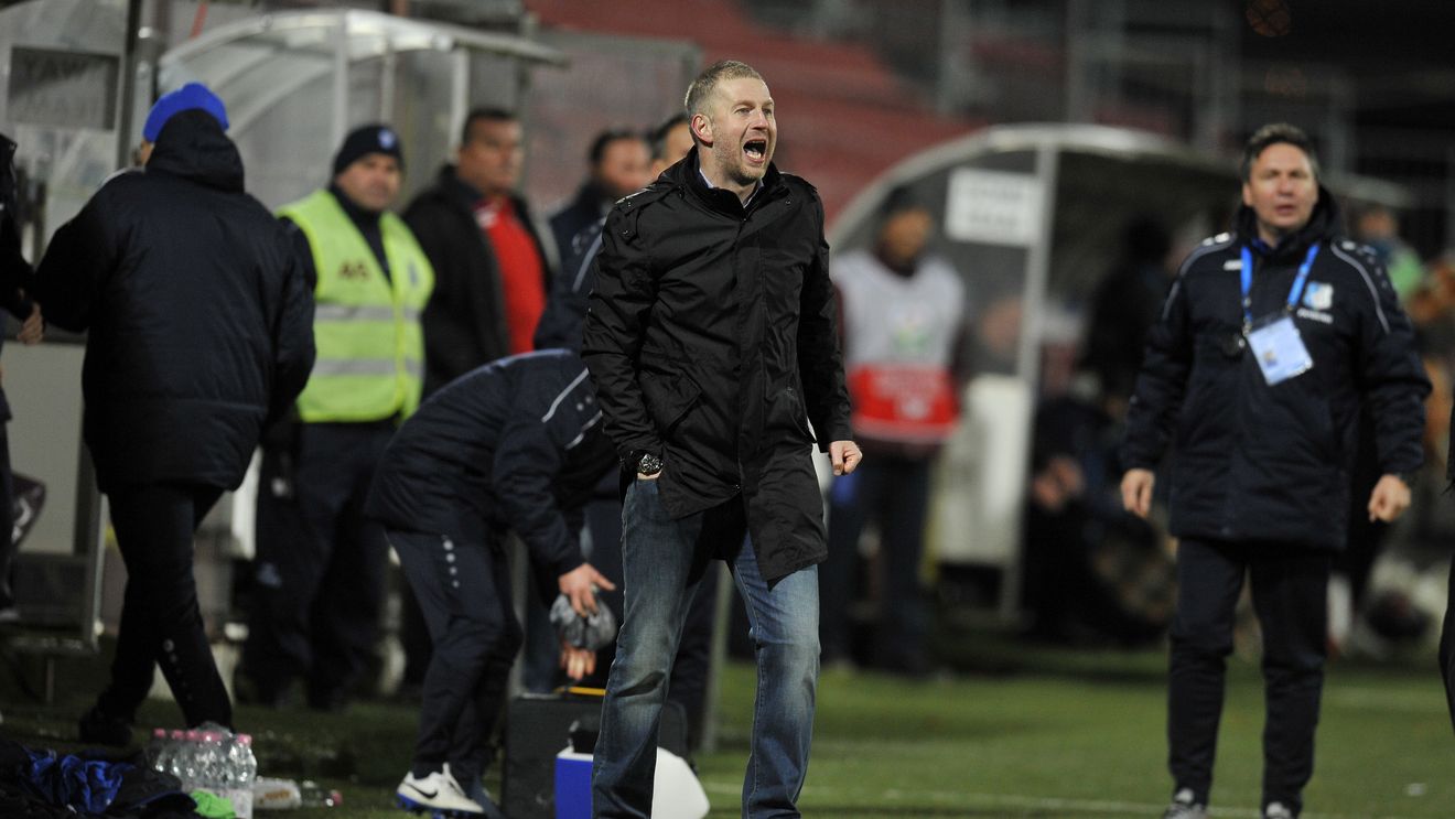 Edi Iordănescu îl atacă pe arbitrul Cătălin Popa: "A fost o manieră șmecherească! Suntem echipa care n-a primit penalty în 15 etape. Se strâng niște lucruri..."