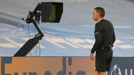 Ovidiu Hațegan, misiune grea în Manchester City - Borussia Dortmund! Decizie întoarsă de VAR și gol anulat pentru nemți | VIDEO