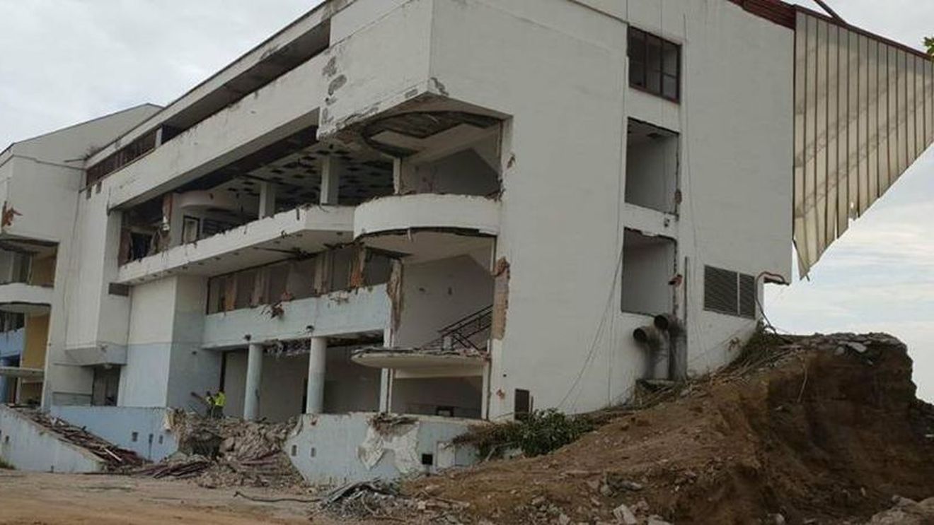 Stadionul Steaua cade bucată cu bucată! Cum arată la aproape două săptămâni de la începerea demolării | FOTO