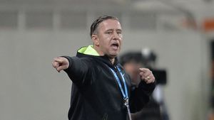 ULTIMA ORĂ‚ | Reghecampf și-a aflat pedeapsa pentru eliminarea din derby! Dinamo a scăpat mult mai ușor