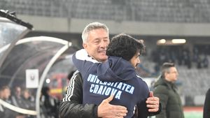 Perfectă egalitate. Fiecare jumătate din echipa etapei e „înscrisă” la câte o Universitate! Cum arată primul 11 din play-off după runda trei