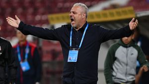 Marius Șumudică, un car de nervi: „Mă ridic și părăsesc sala”
