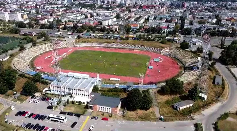 Începe demolarea stadionului ”Nicolae Dobrin”! Costurile și în cât timp terenul trebuie să fie pregătit pentru construirea noii arene. Cum arată acum stadionul din Pitești | VIDEO