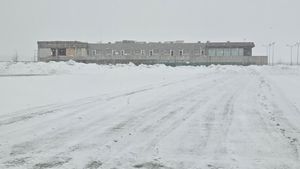 Imagini incredibile de la Buftea, unde la 12:00 ar trebui să înceapă meciul CS Dinamo - Sepsi