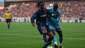 EXCLUSIV | Cum să-l blochezi pe Ronaldinho!? Un român cu două sezoane jucate în Franța dezvăluie: "Reușeam de multe ori să anticipez ce face"