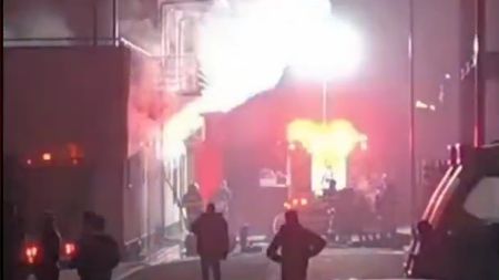 VIDEO | Incendiu la un stadion din România! Reacţie dură după incident: "Astea sunt blestemele jucătorilor minţiţi"