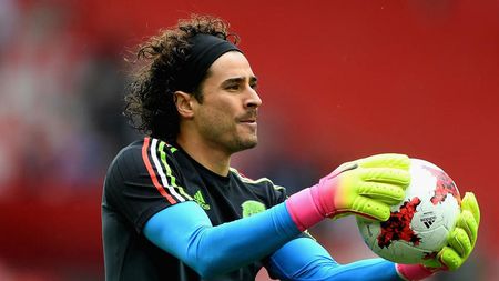 "Memo" Ochoa, cel mai bun dintre cei buni. Portarul care susținea că are "6 degete la o mână" e lider în topul goalkeeperilor, la Cupa Mondială 