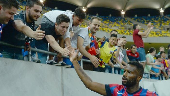 A picat transferul lui Varela la Malaga. Clubul din Primera nu vrea să-i plătească 5 milioane de euro lui Becali. Fotbalistul ar fi primit 500.000 de euro pe sezon