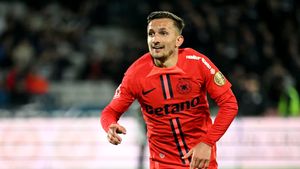 Dinamo încearcă să-l convingă pe Marius Ștefănescu să semneze: negocierile începute miercuri au intrat în impas joi. „Câinii” l-au montat și pe Alexandru Musi în tratative. EXCLUSIV