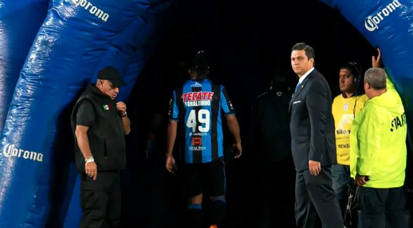 Ronaldinho a părăsit gruparea mexicană Queretaro