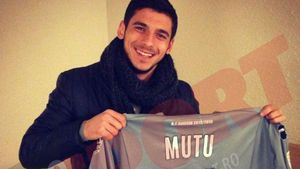 Interviu EXCLUSIV cu puștiul care e gata să uimească Franța: "Mutu e mentorul meu. Din România, îmi place Steaua!"