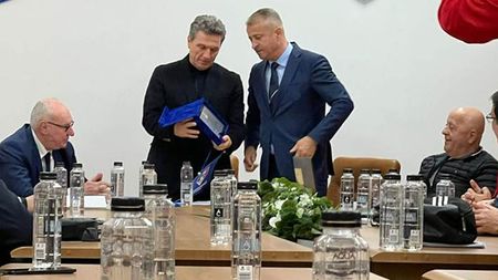 Gabriel Bodescu, propunere șocantă într-o ședință în care a fost reales un conducător de AJF: ”Găsiți un teren și noi, FRF, vă construim stadionul! Cum am construit 13, mai construim unul și aici”