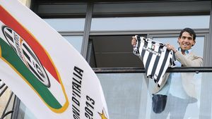 Habemus 10! Tevez va fi noul decar al lui Juventus