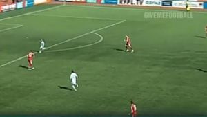 A vrut să fie tehnic, dar și-a "îngropat" echipa!** VIDEO Gafa care l-a scos din minți pe Dorinel: eroarea făcută de un fost jucător din Liga I o poate retrograda pe Mordovia