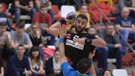 DEZVĂ‚LUIRI | Federația a impus noi criterii pentru străini fără a prezenta cluburilor și o statistică cu situația reală din handbalul românesc. "Pensionari" cu locul 3 în liga secundă și grătare după meciuri. "Într-acolo vrem să ne îndreptăm? 