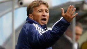 Cronică de război!** "Super" Dan a trăit, aseară, coșmarul vieții sale: "S-au bătut cu sticle incendiare. Nimeni nu mai putea să respire"