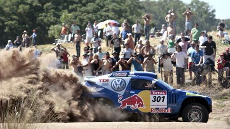 Carlos Sainz a trecut în frunte