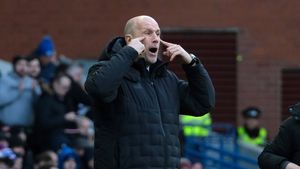 Philippe Clement, „în genunchi” în fața fanilor lui Rangers. Discursul antrenorului lui Ianis Hagi, dovada disperării