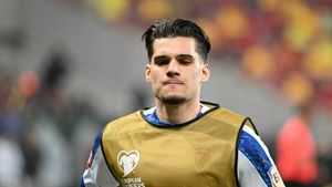 „Rapid i-a oferit 700.000 de euro pe an lui Ianis Hagi”. Decizia pe care a luat-o fiul lui Gică Hagi, cu varianta din Israel pe masă: „Înțeleg că ar fi semnat prin frații Becali”