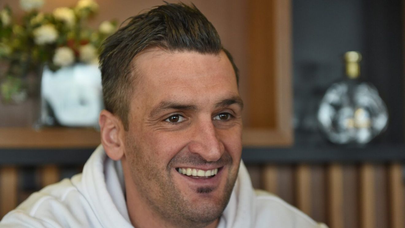 Un fost star al Bundesligii, care a fost coechipier cu vedetele Petr Cech și Edin Dzeko, se pregătește să debuteze în MMA la 35 de ani