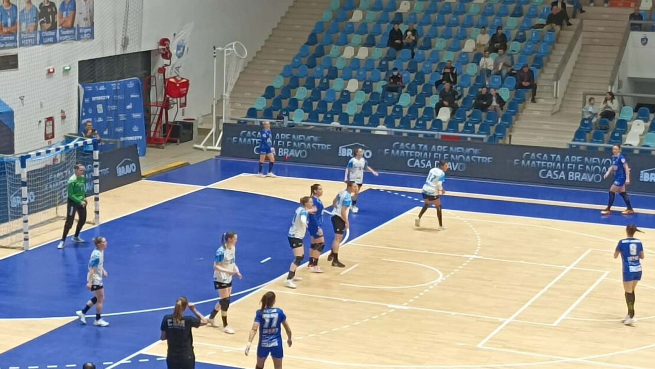 CSM Bucureşti a zburdat în Bănie, Bistriţa s-a impus cu Rapid. Cele două rivale la titlu în Liga Florilor sunt separate de un punct înaintea meciului direct