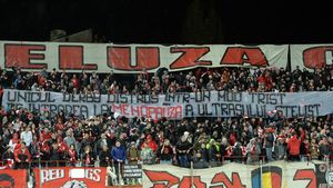 Cum au stricat suporterii lui Dinamo momentul de reculegere în memoria victimelor din Colectiv! Ce s-a întâmplat imediat după
