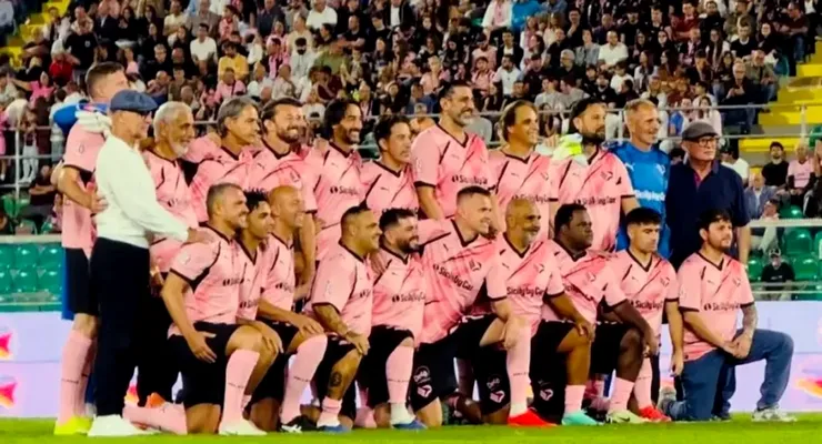 Dorin Goian, alături de mari vedete ale fotbalului mondial, la meciul caritabil organizat de Fabrizio Miccoli. ”Am depănat amintiri, ne-am distrat. A fost o onoare să fiu pe teren”