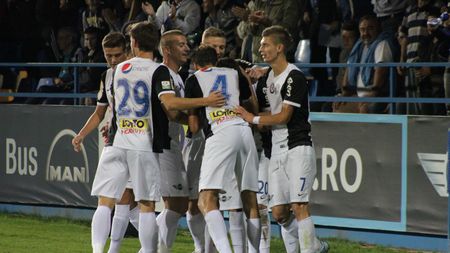 Hagi, premiantul sezonului regulat. "Regele" a fost numit de LPF cel mai bun antrenor, iar Viitorul dă 4 jucători în echipa sezonului. Cum arată primul "11" pe care l-a prins un singur stelist