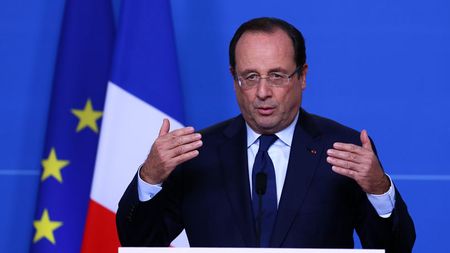 Francois Hollande nu se sperie de greva cluburilor din primele două ligi franceze: "Legea este aceeași pentru toți"