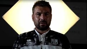 Adrian Mutu i-a dat lovitura lui Dan Şucu şi a făcut transferul! Neftchi Baku a oficializat mutarea