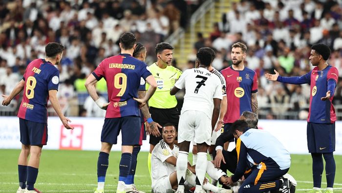Sacrificiul lui Kylian Mbappe! Cu glezna praf, francezul a cerut să fie lăsat pe teren în Real Madrid - FC Barcelona