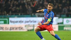 Lovitură devastatoare pentru FCSB! Darius Olaru s-a accidentat în derby-ul cu Dinamo: „Pare ruptură!”