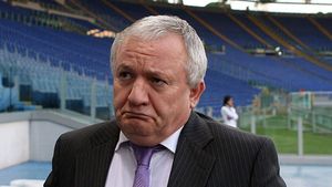 Războiul continuă!** Porumboiu lovește și el sub centură: "Paszkany poate să-mi dea doar lecții de dans la bară"