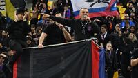 Peluza Nord, atac dur împotriva primarului Ciucu după ce FCSB a fost alungată de pe Arena Națională: „Veghează ca Bucureștiul să nu rămână nepregătit în războiul merdenelelor”