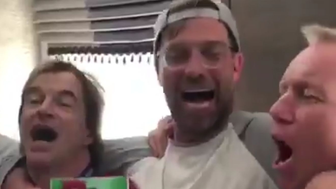 "Madridul a fost al naibii de norocos!" Și de asta e Klopp atât de iubit. VIDEO | Ce făcea antrenorul lui Liverpool la 6:00 dimineața, după a șasea finală pierdută în carieră :)