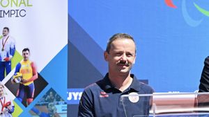 Marius Urzică a cheltuit mii de euro pentru plăcerea lui vinovată. Reacția soției când a aflat: „Ferească Dumnezeu”