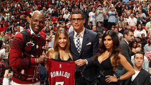 Cristiano Ronaldo, "transferat" de Miami Heat. FOTO | Cum a fost surprins CR7 la un meci din NBA