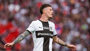 Mesajul lui Dennis Man pentru Edoardo Bove, fotbalistul care a fost la un pas de tragedie în Fiorentina - Inter. Românul a reacționat imediat