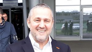 „Noul antrenor va fi o mare surpriză”. Mihai Rotaru a anunțat cum îl va alege pe înlocuitorul lui Corneliu Papură. Ce a spus despre variantele Walter Zenga și Gică Craioveanu